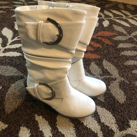 Boots - Picture 3 of 4